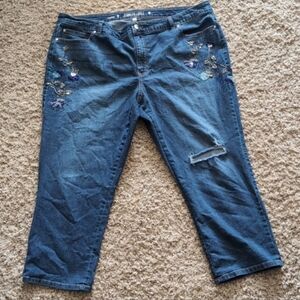 Embellished Jennifer Lopez Dark Blue Denim Capris with Floral Beading
